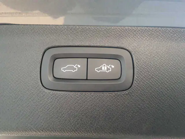 Volvo XC90 view 15