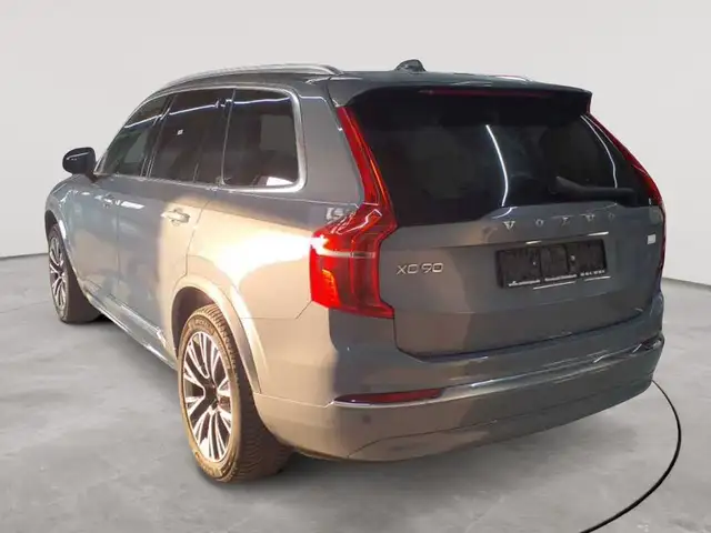 Volvo XC90 view 5