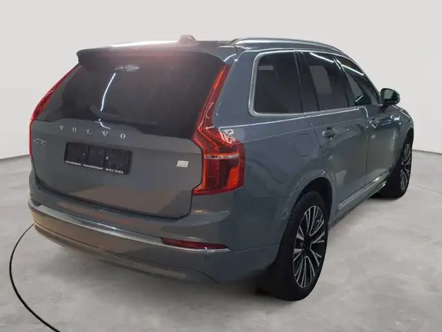 Volvo XC90 view 4