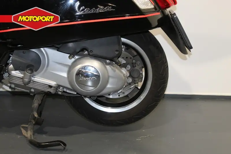 Vespa GTS 250 - foto 6