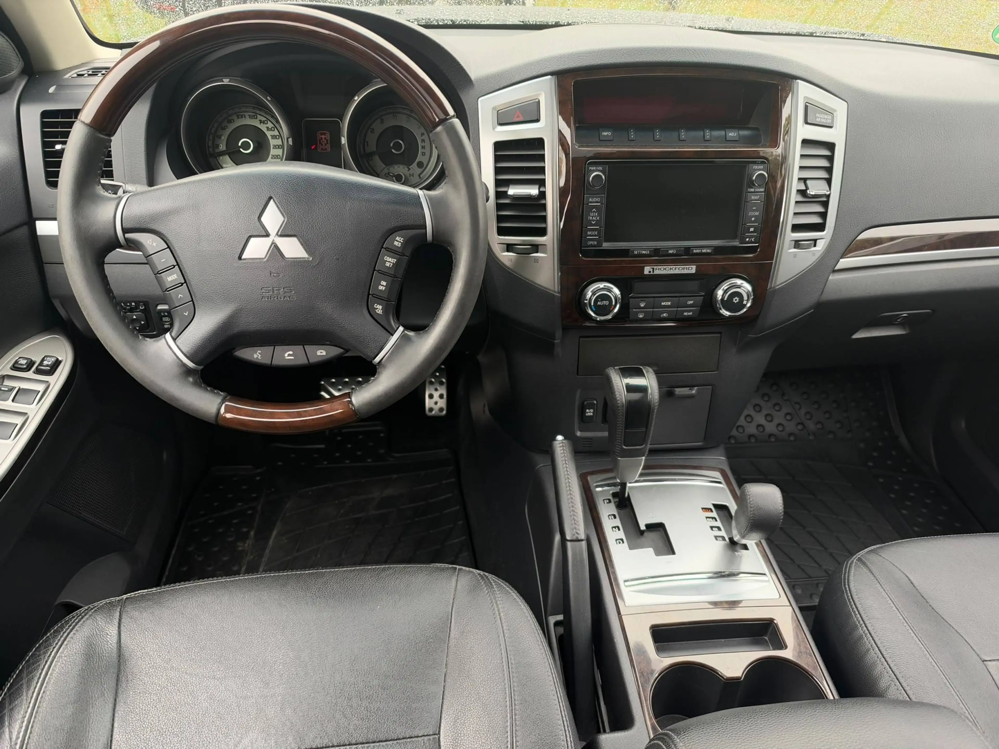 Mitsubishi Pajero 3.2 DI-D Top (5-trg.) — photo 7