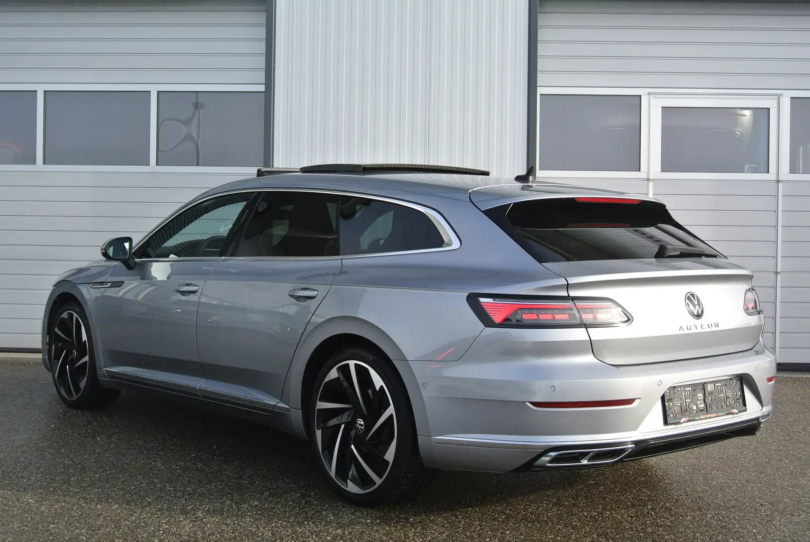 Volkswagen Arteon SB 2.0 TDI DSG * R-LINE *GLASDACH *AHK* HUD*LEDER Grau - 2