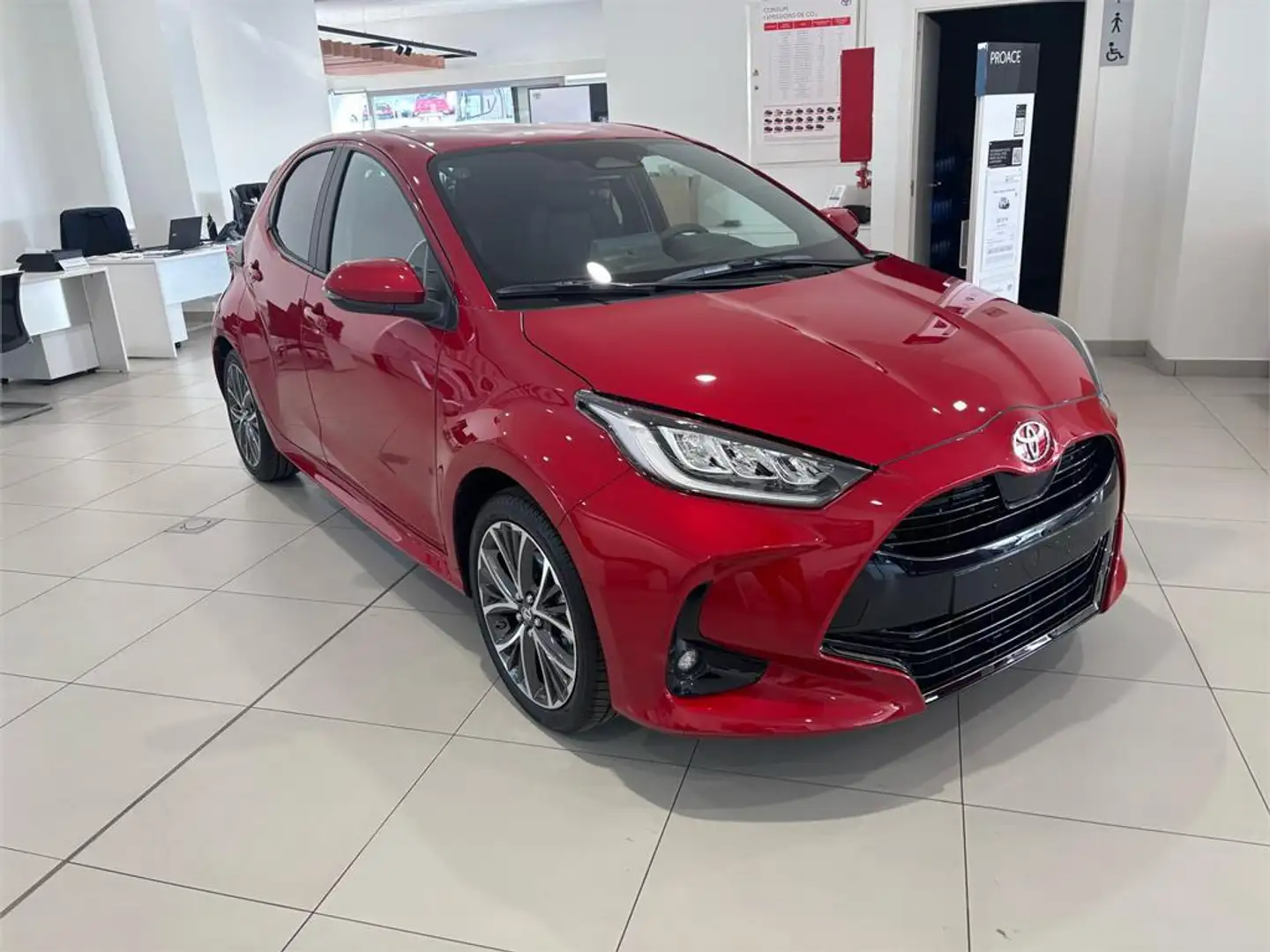 Toyota Yaris 120H 1.5 Style - 1