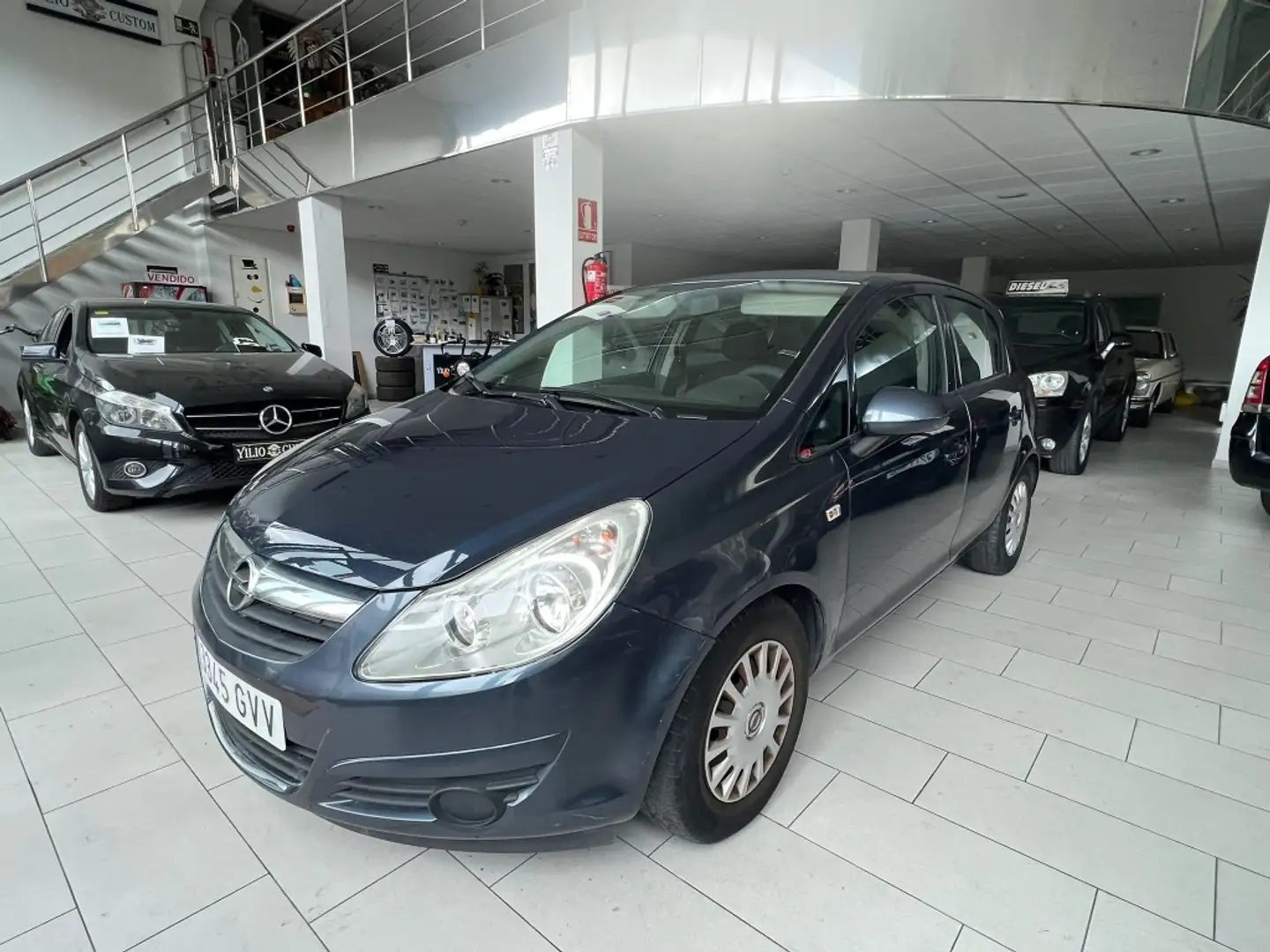 Opel Corsa 1.2 C Mon GLP Plateado - 1