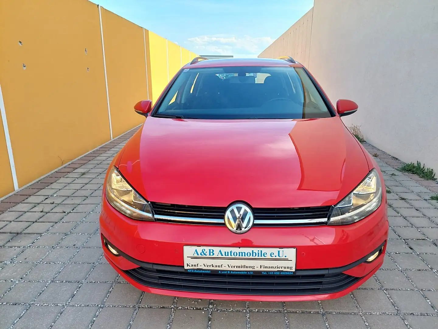 Volkswagen Golf Variant 1,6 TDI SCR Erster Besitz Rot - 2