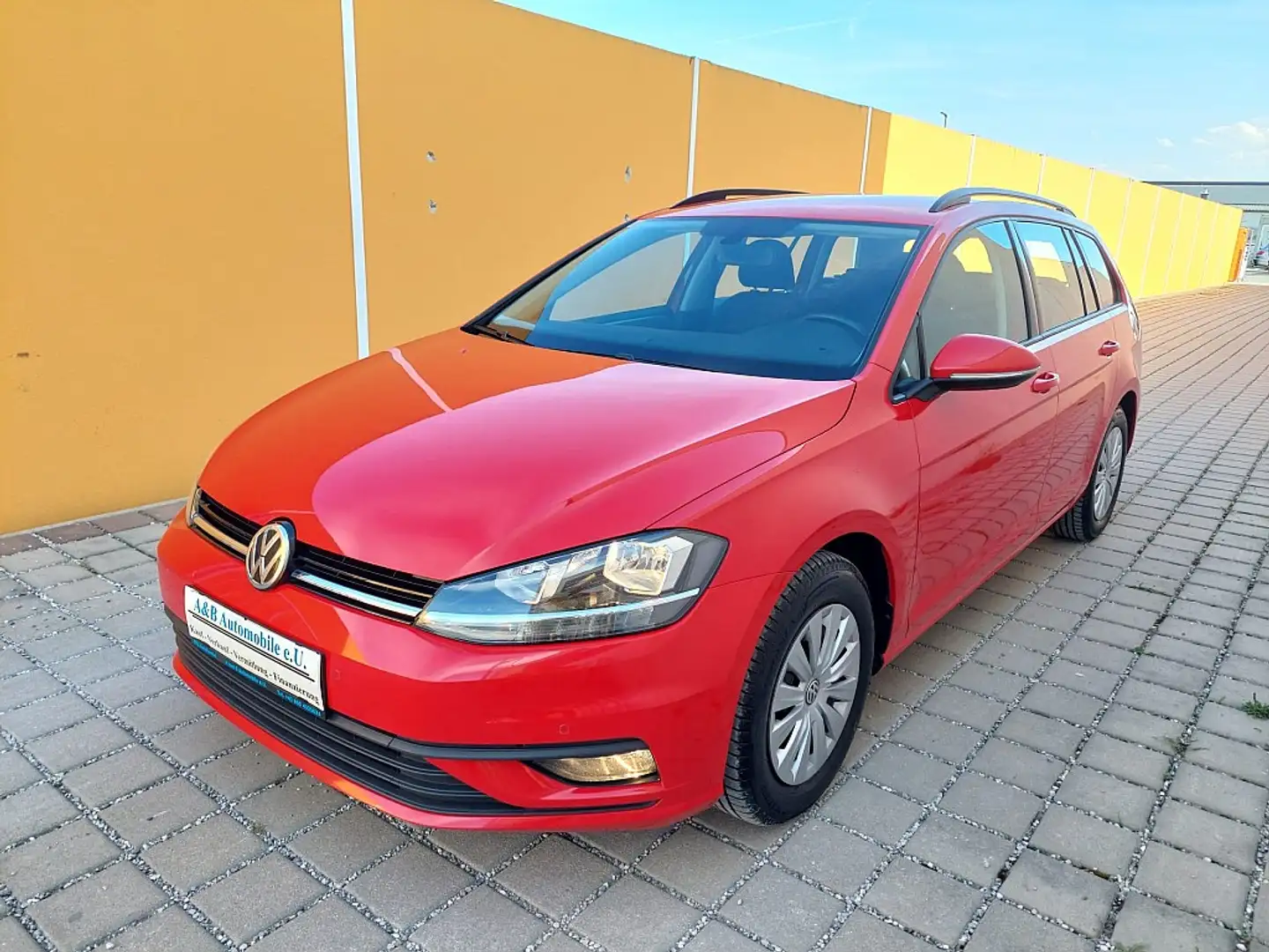 Volkswagen Golf Variant 1,6 TDI SCR Erster Besitz Rot - 1
