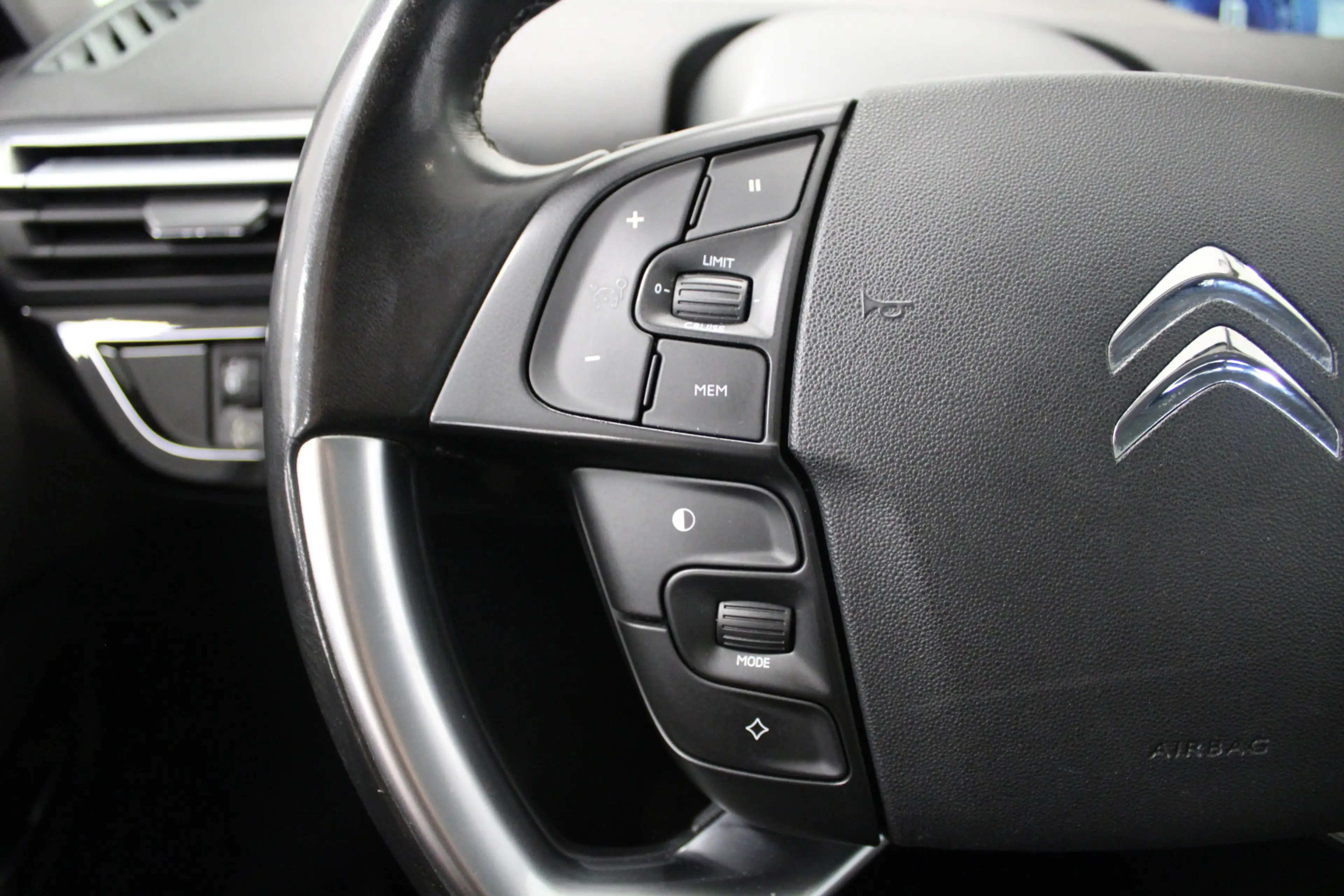 Citroen Grand C4 Picasso 1.2 PureTech Tendance — photo 14
