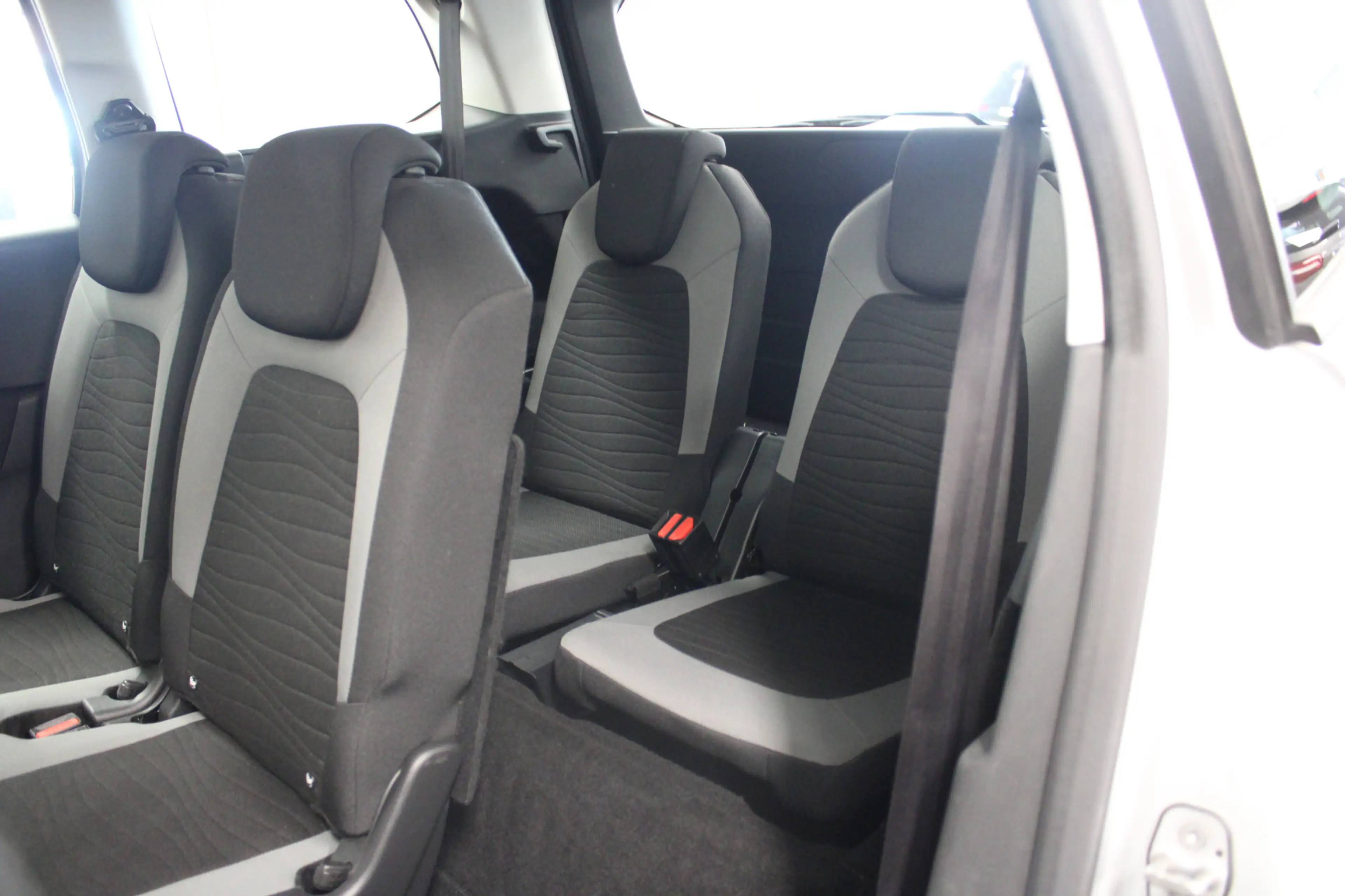Citroen Grand C4 Picasso 1.2 PureTech Tendance — photo 12