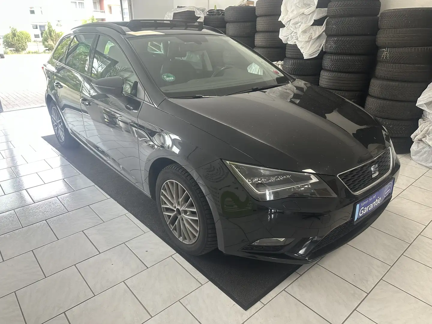 SEAT Leon 1.6 TDI Style*PANORAMA+LEDER+NAVI* Schwarz - 2