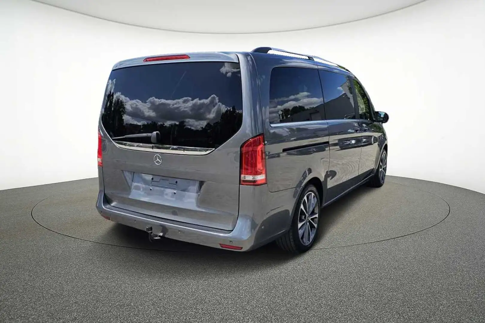 Mercedes-Benz V 220 d AVANTGARDE EDITION L2 Grijs - 2