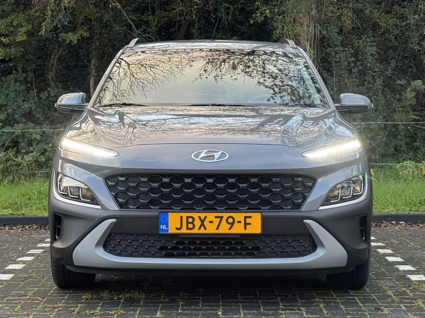 Hyundai KONA 1.6 GDI HEV Automaat Comfort Smart | Lage kmstand Gris - 2