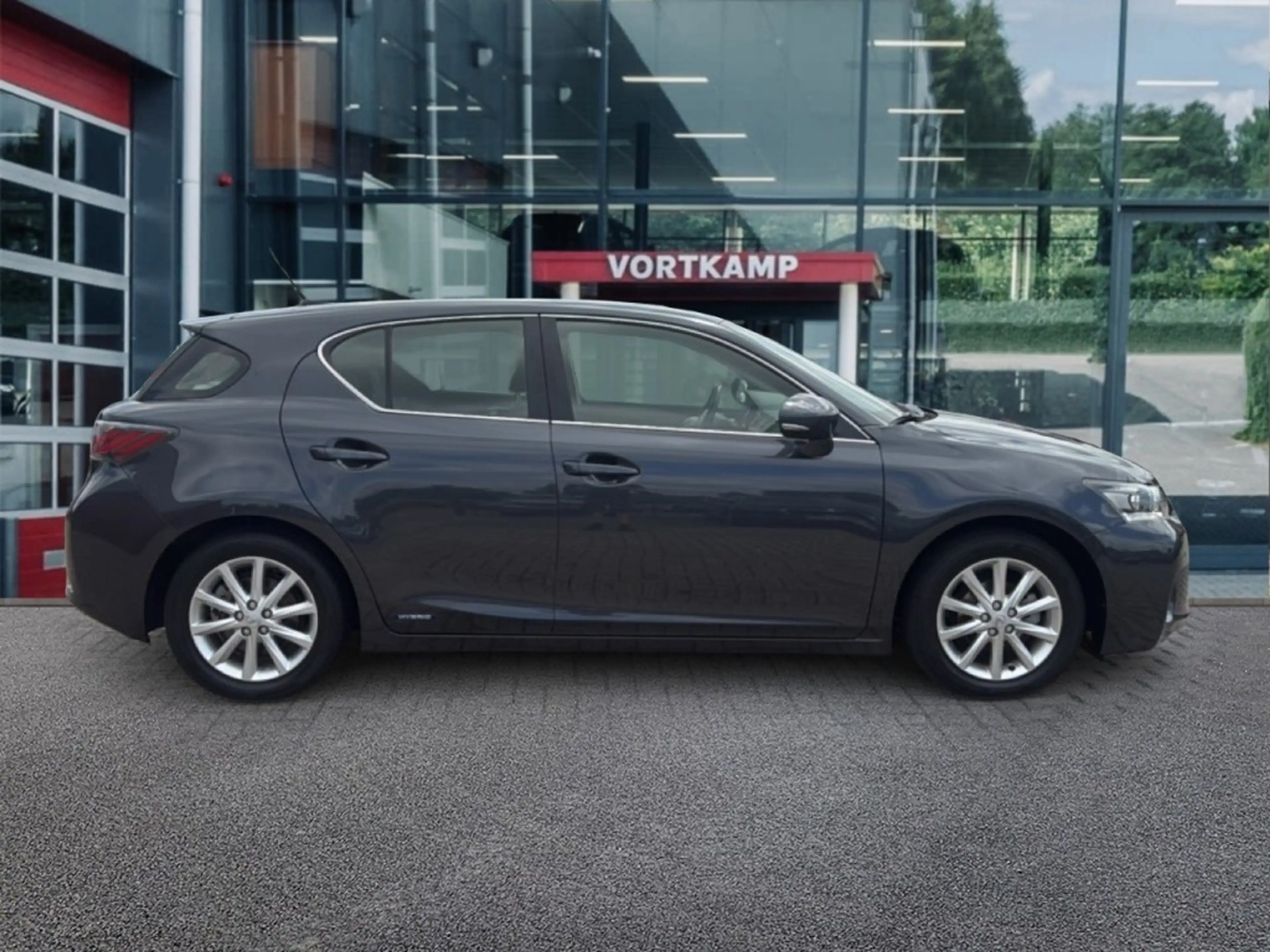 Lexus CT 200h EXECUTIVE LINE TREKHAAK/CAMERA/PDC/CRUISE/STOELVER — photo 4