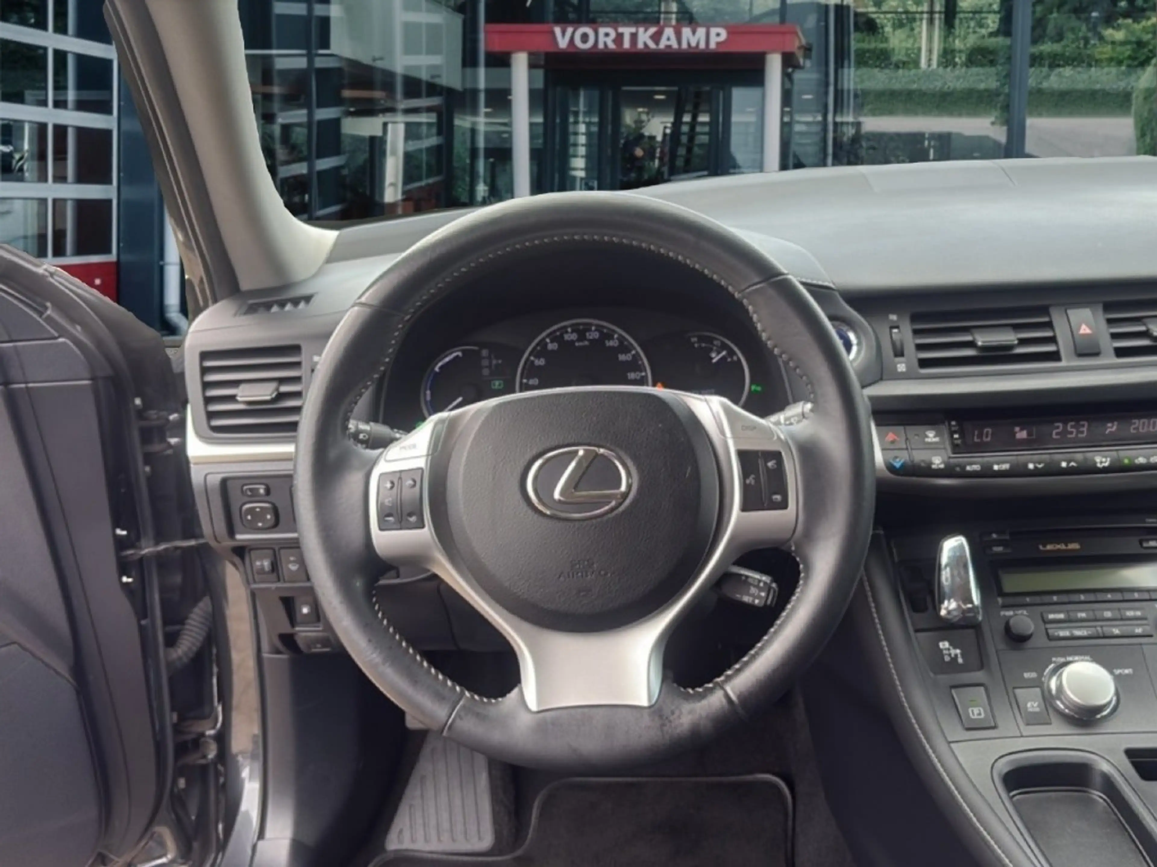 Lexus CT 200h EXECUTIVE LINE TREKHAAK/CAMERA/PDC/CRUISE/STOELVER — photo 15