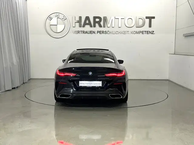 BMW 8 Series view 5