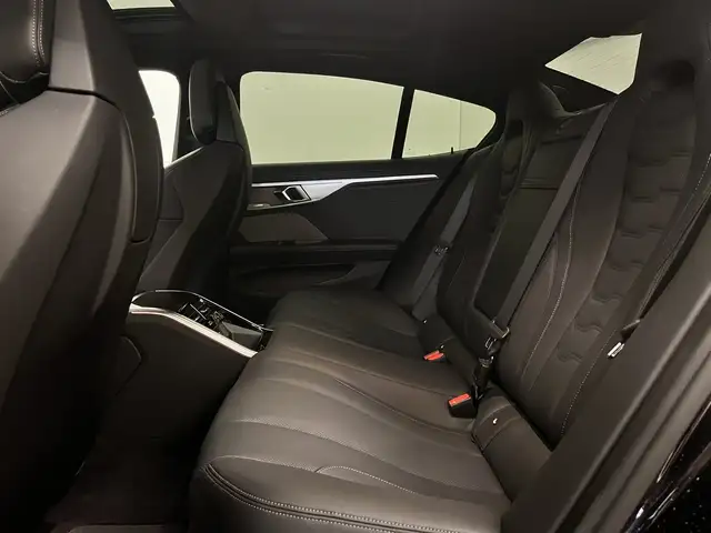 BMW 8 Series view 15