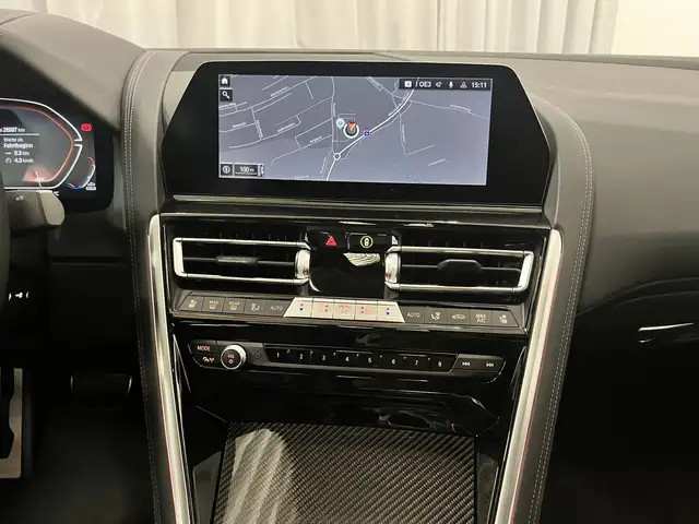 BMW 8 Series view 12
