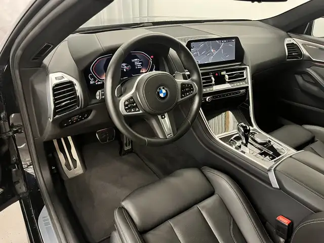 BMW 8 Series view 8