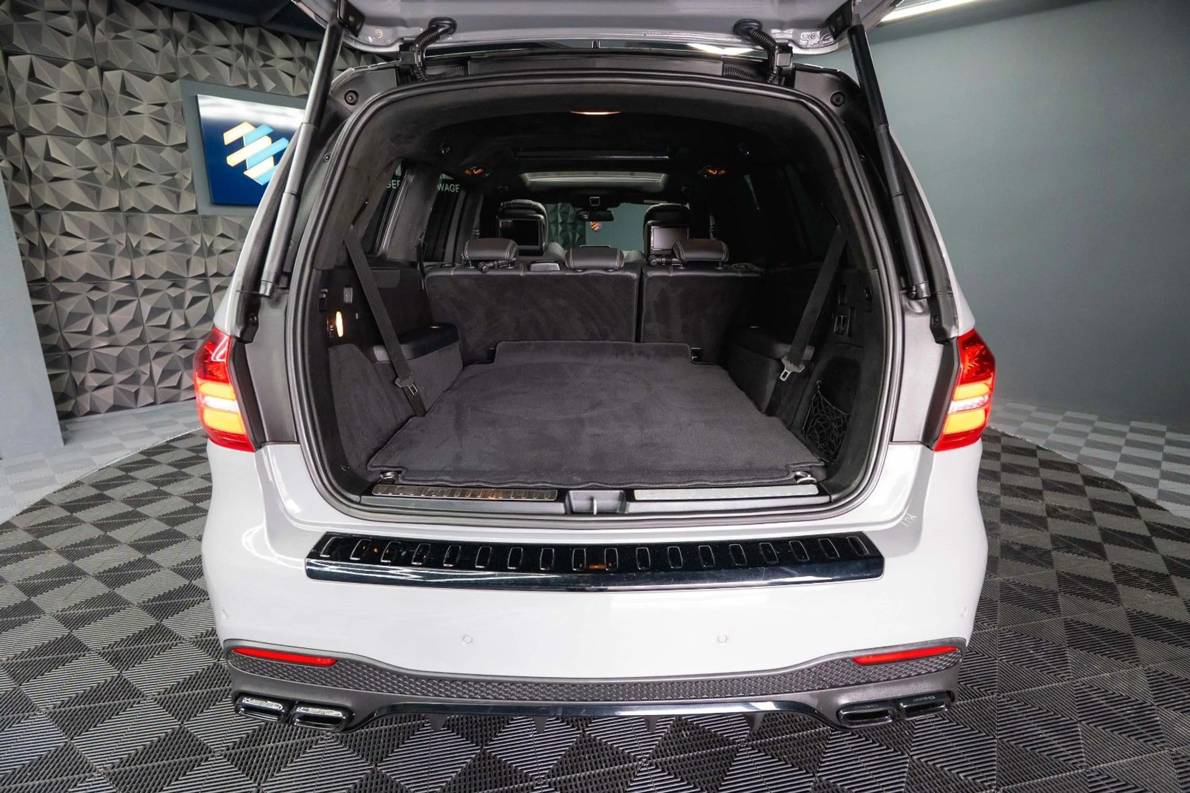 Mercedes-Benz GLS 63 AMG AMG 4Matic Night-Paket *ACC*Pano*Garantie — photo 13