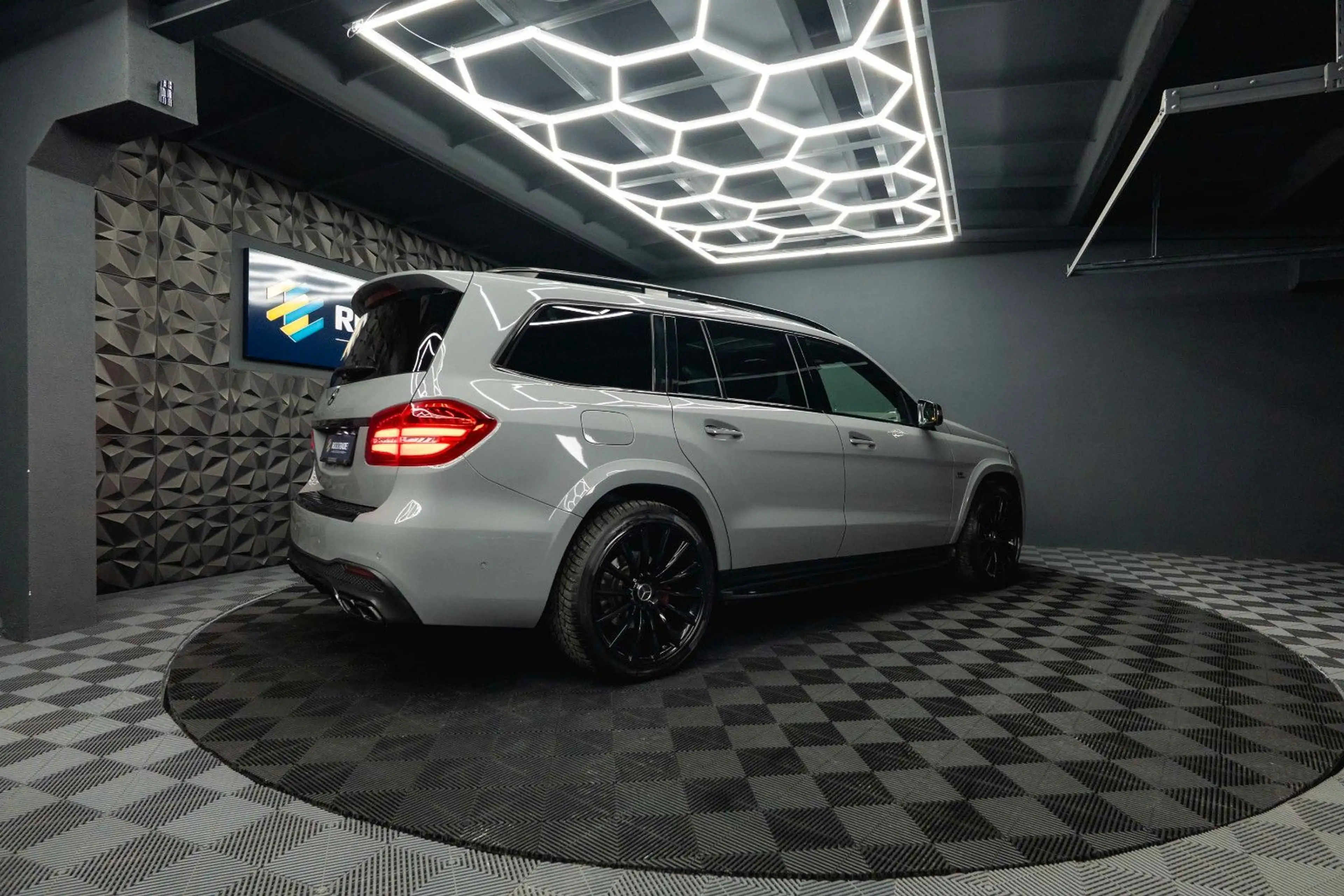 Mercedes-Benz GLS 63 AMG AMG 4Matic Night-Paket *ACC*Pano*Garantie — photo 11