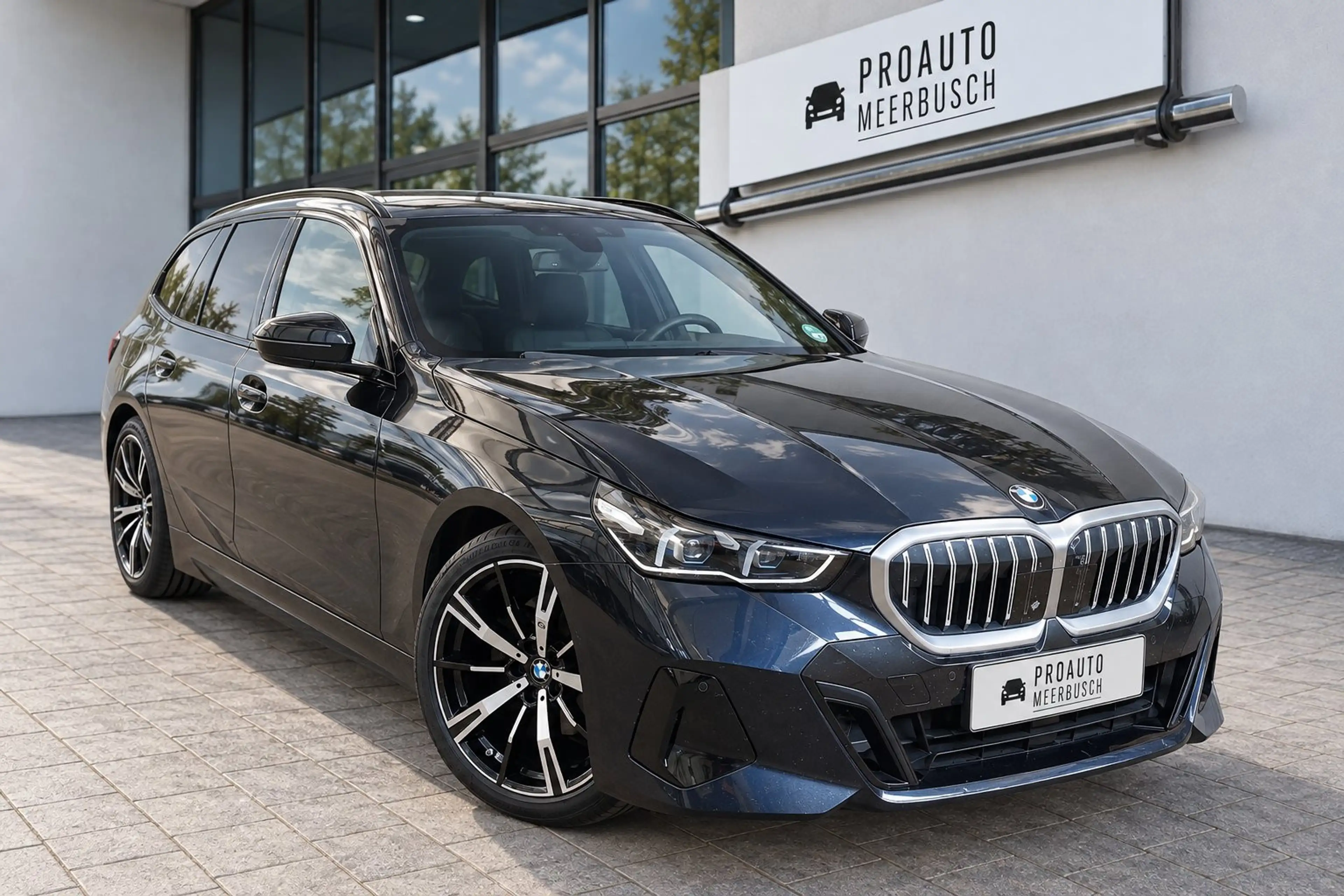 BMW 520 d xDrive M Sport STNDHZNG/HUD/ACC/MMRY/AHK/360 — photo 4