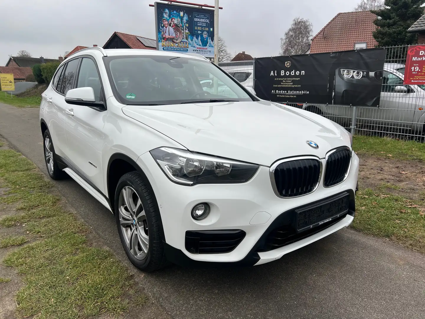 BMW X1 xDrive 20 d Sport Line Weiß - 1