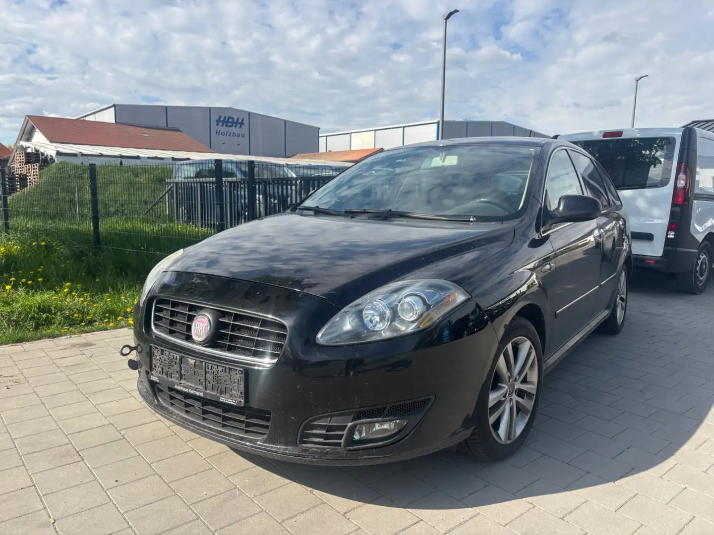 Fiat Croma 1.9 16V Multijet Emotion*Navi*Klima*SHZ LM Schwarz - 1