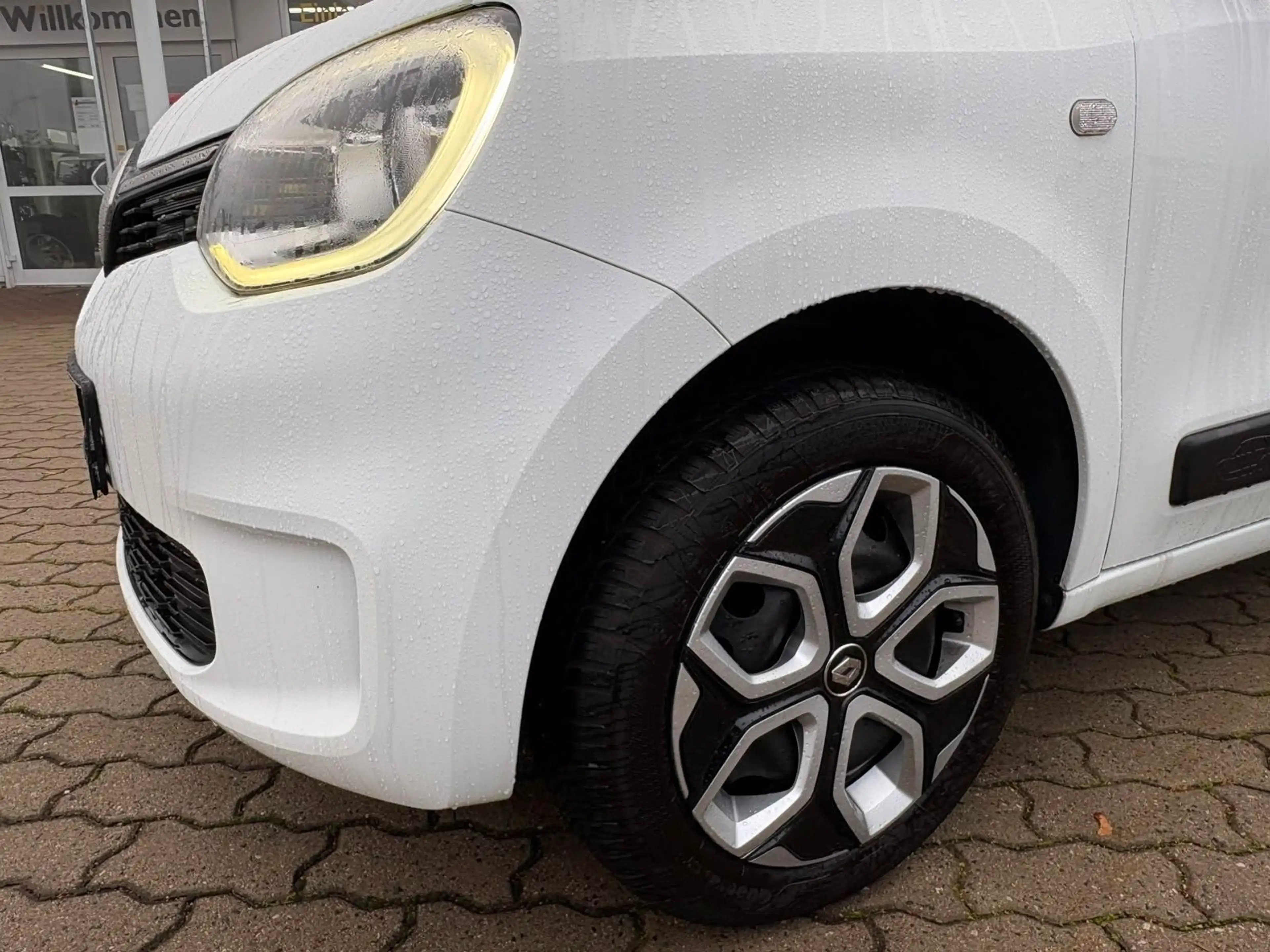 Renault Twingo Limited — photo 5