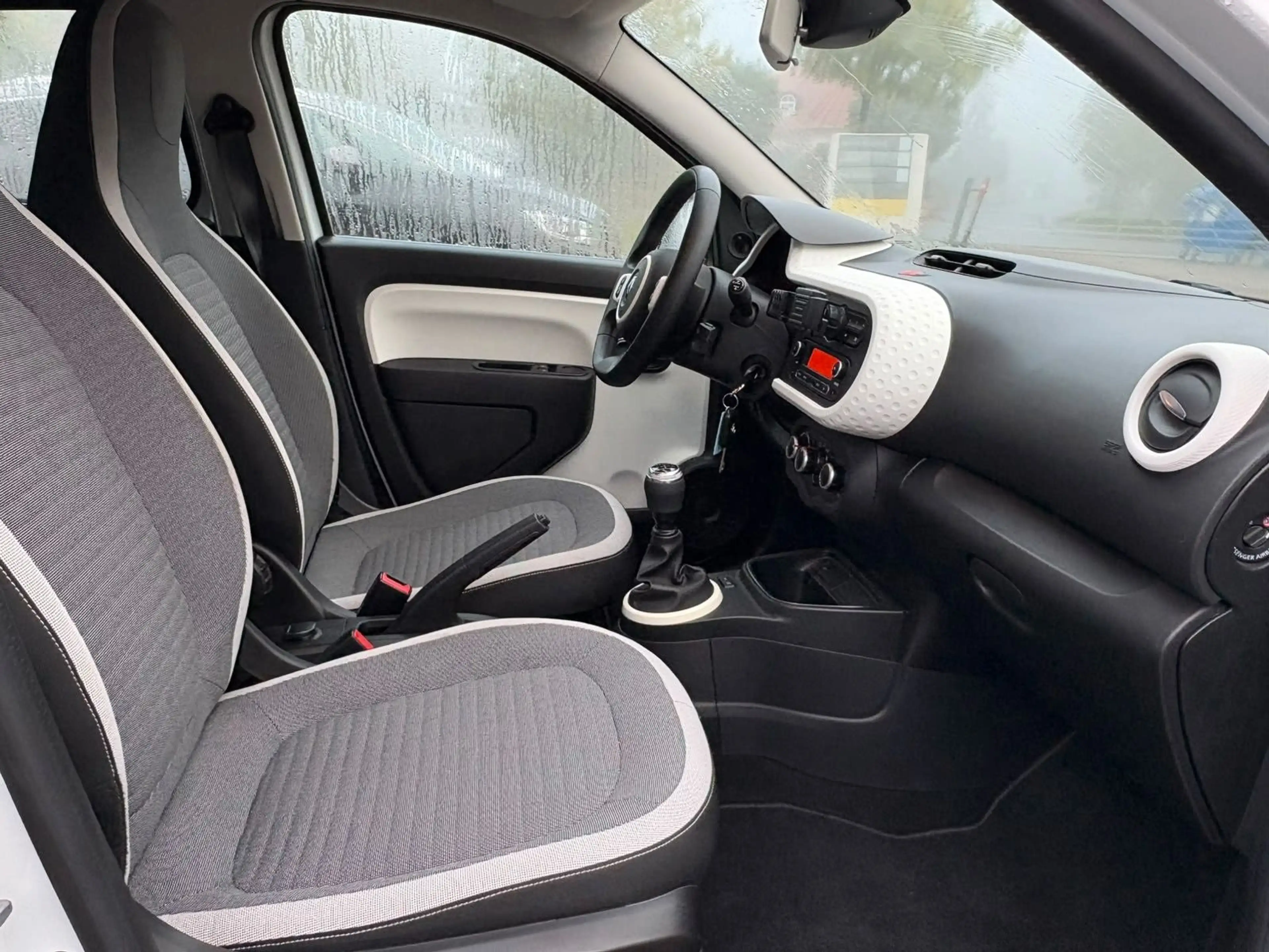 Renault Twingo Limited — photo 6