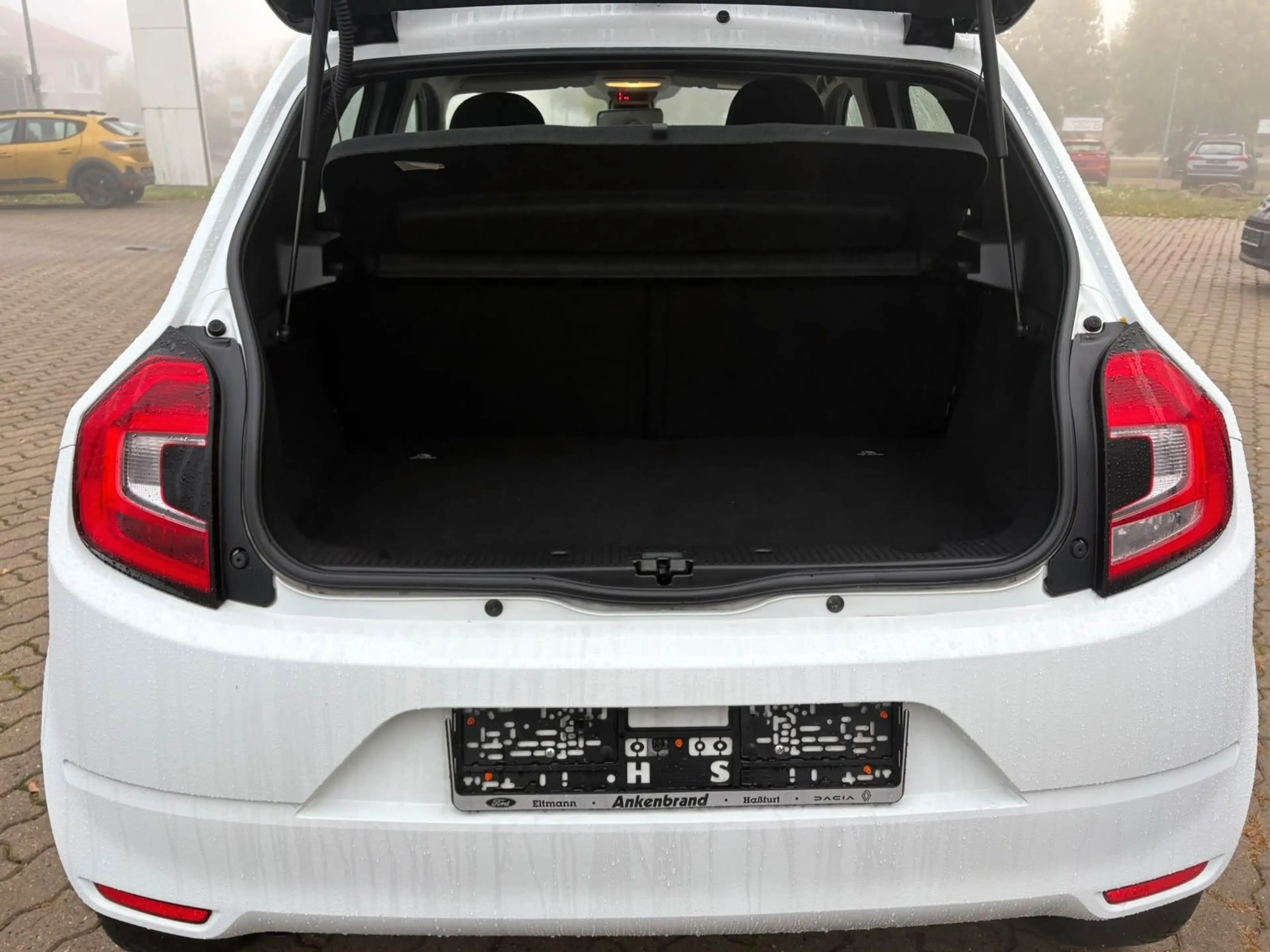 Renault Twingo Limited — photo 11