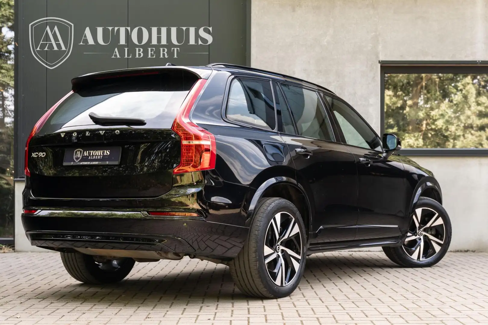 Volvo XC90 2.0 T8 Recharge AWD R-Design 360c Pano Trekhaak Nero - 2