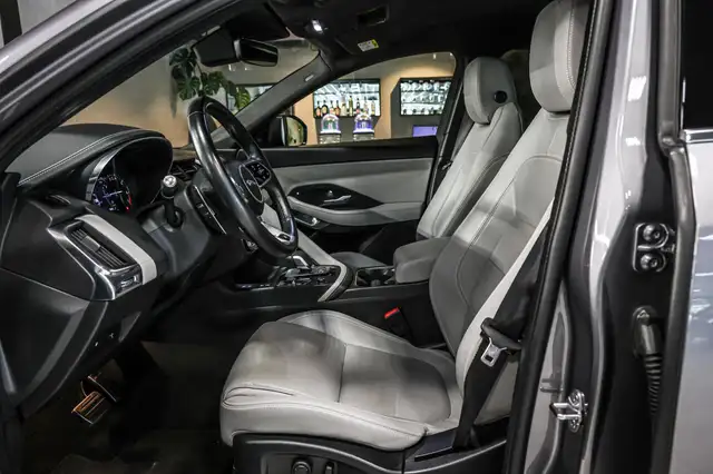 Jaguar E-Pace view 9