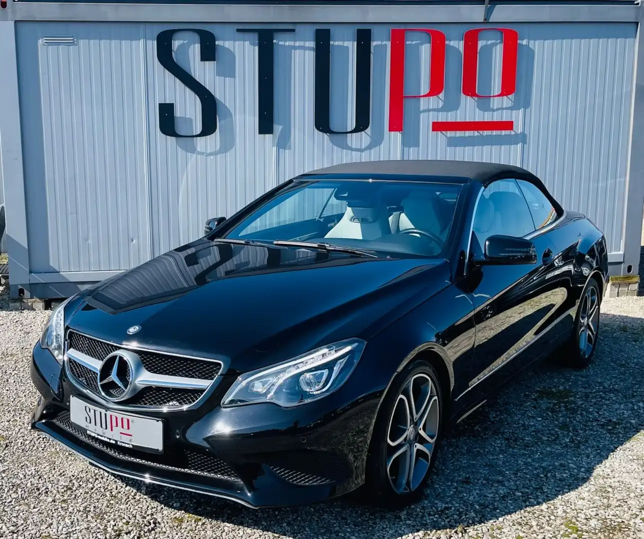 Mercedes-Benz E 200 Cabrio AIRSCARF SHZ PDC NAVI 35TKM 2.Hand Negro - 2