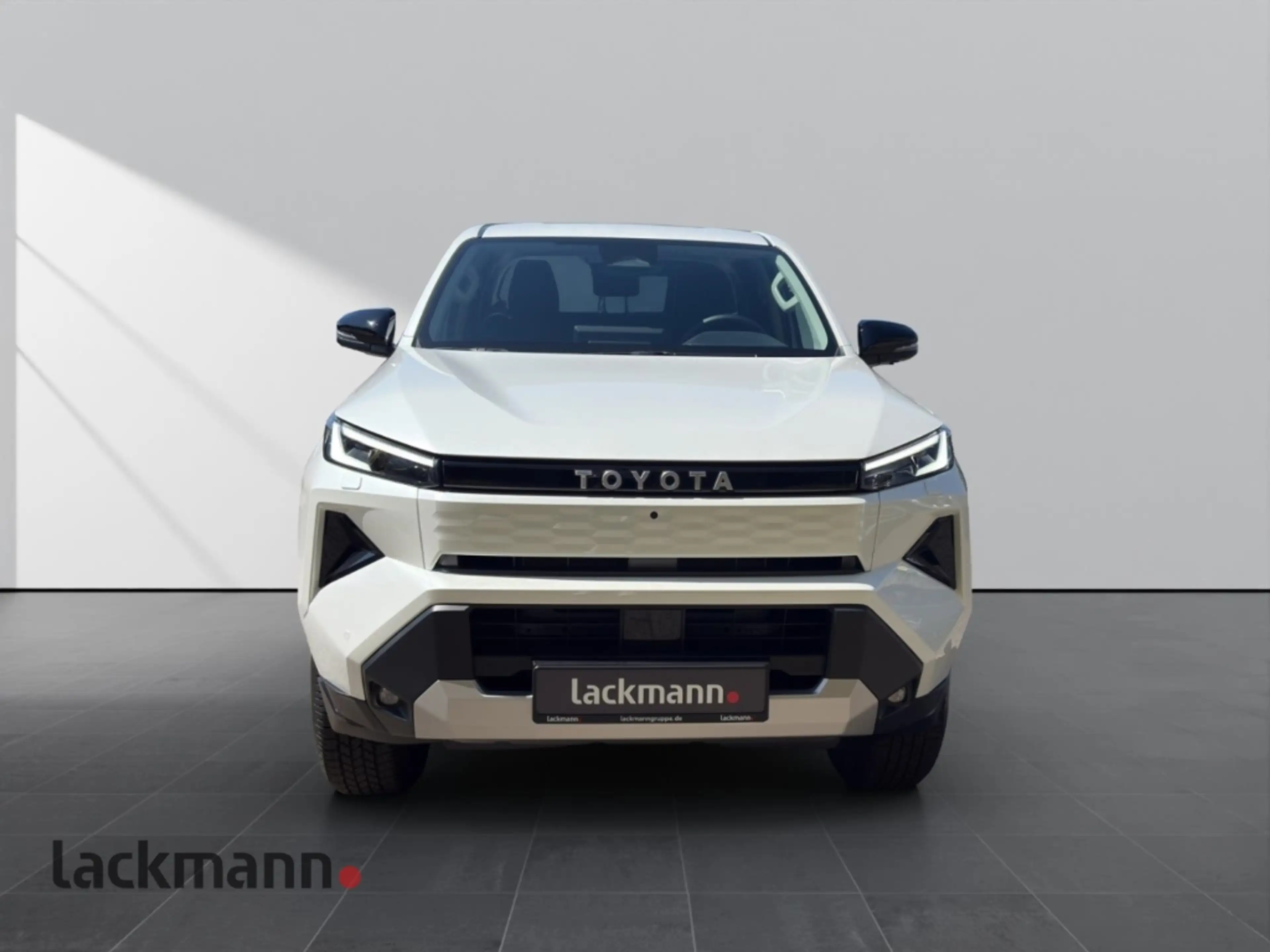 Toyota Hilux Double Cab BEV Executive 59,2kWh Allradantrieb — photo 2