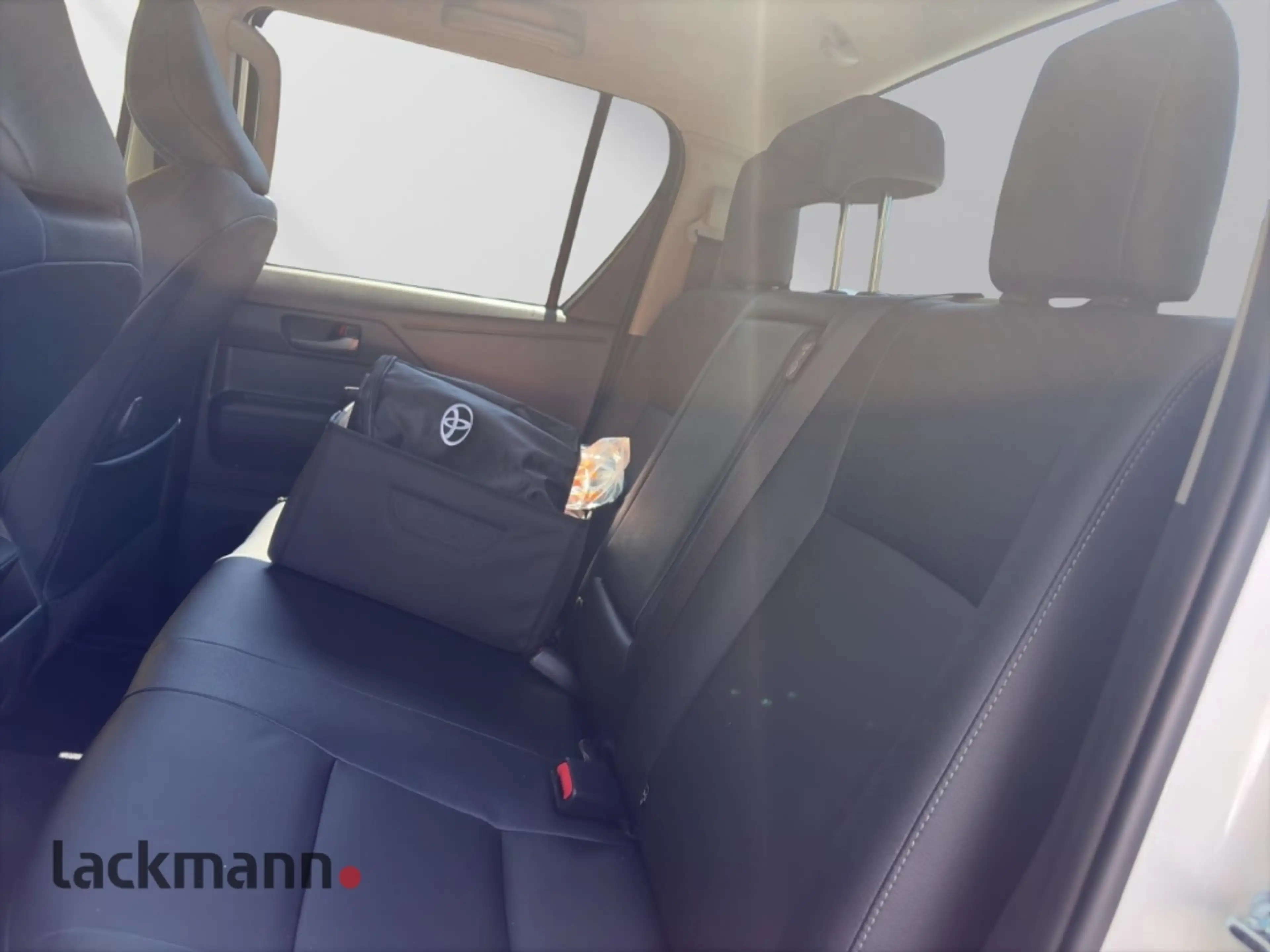 Toyota Hilux Double Cab BEV Executive 59,2kWh Allradantrieb — photo 9