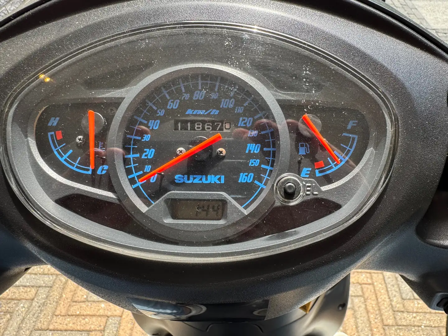 Suzuki Sixteen 150 Zwart - 2