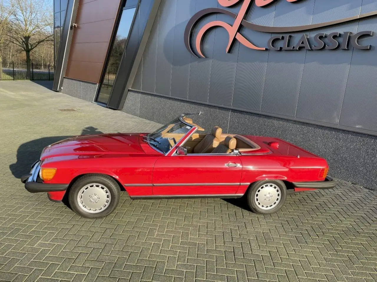 Mercedes-Benz SL 560 W107, foto 5