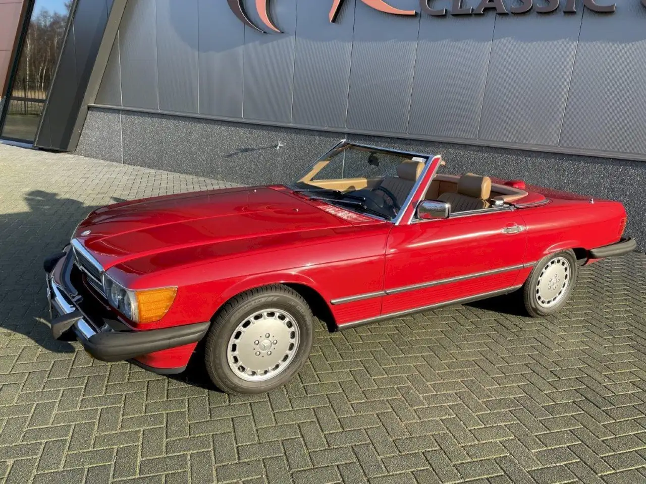 Mercedes-Benz SL 560 W107, foto 4