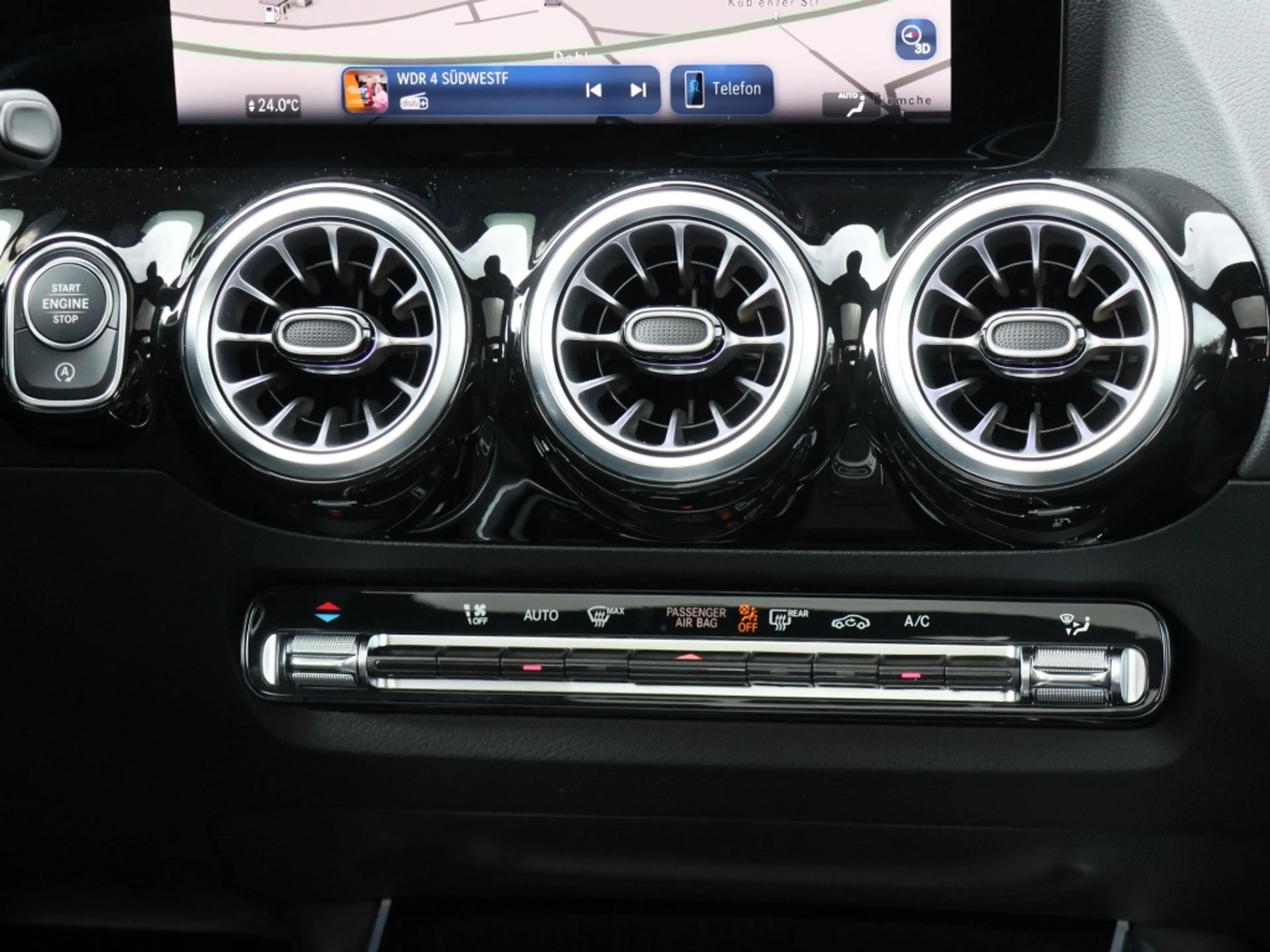 Mercedes-Benz GLA 220 d 4MATIC AMG-Sport+Pano+Distr+MLB+Night — photo 9