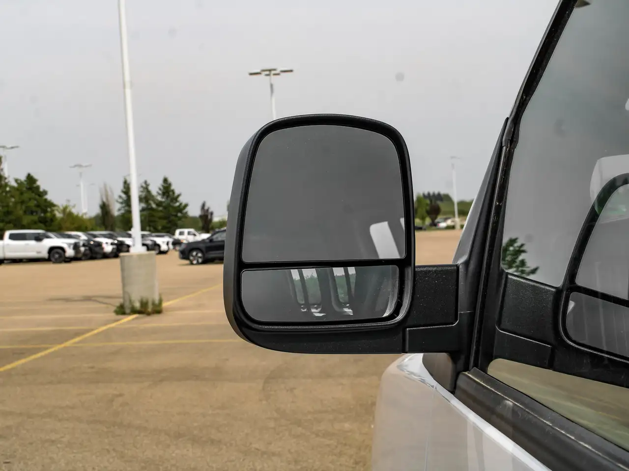 GMC Savana снимка GMC Savana