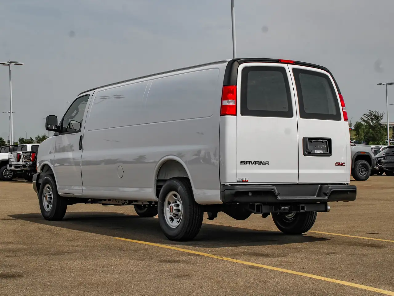 GMC Savana снимка GMC Savana