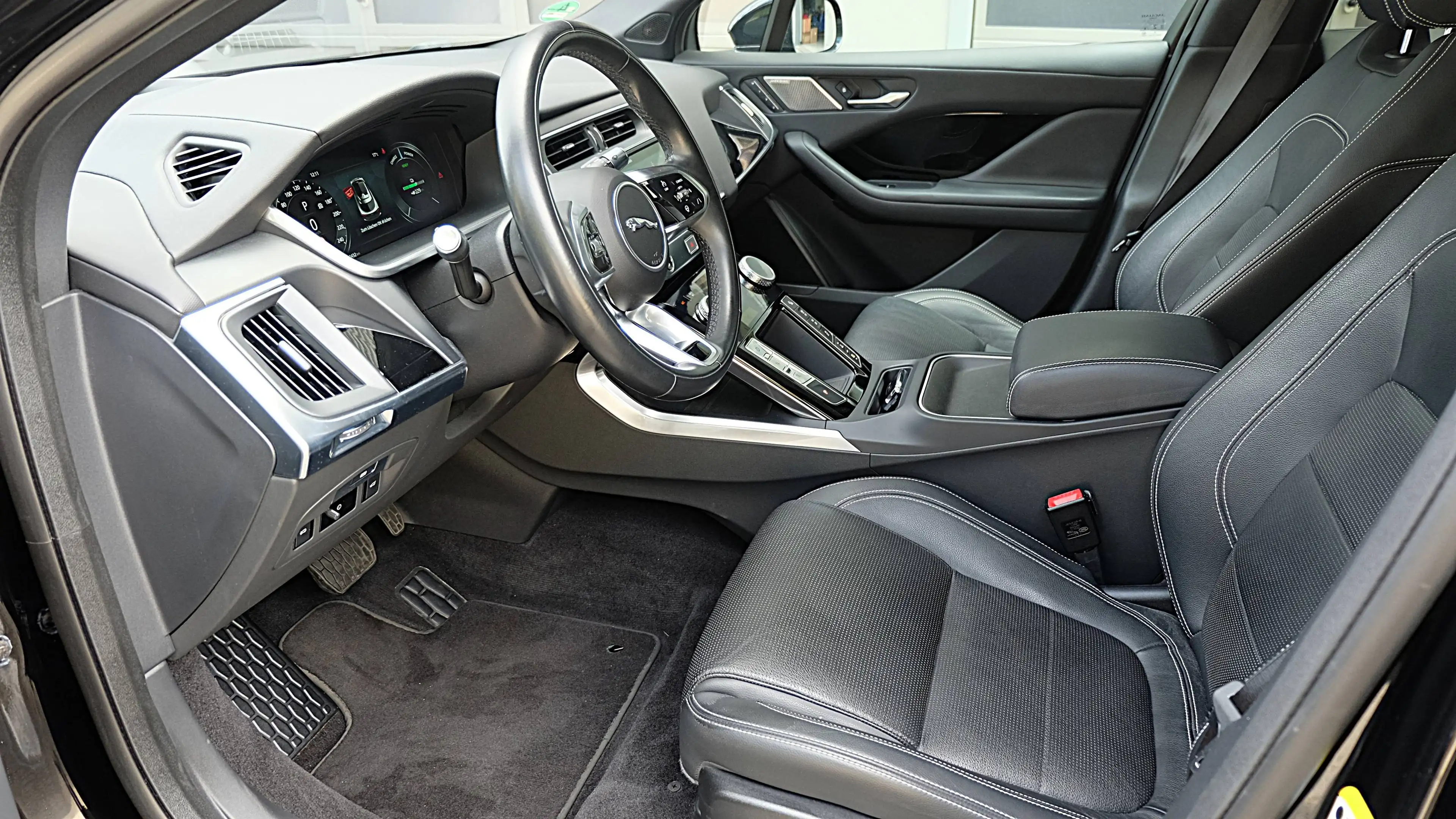 Jaguar I-Pace I-Pace S  EV 400 in neuwertigem Zustand !!!!!! — photo 12