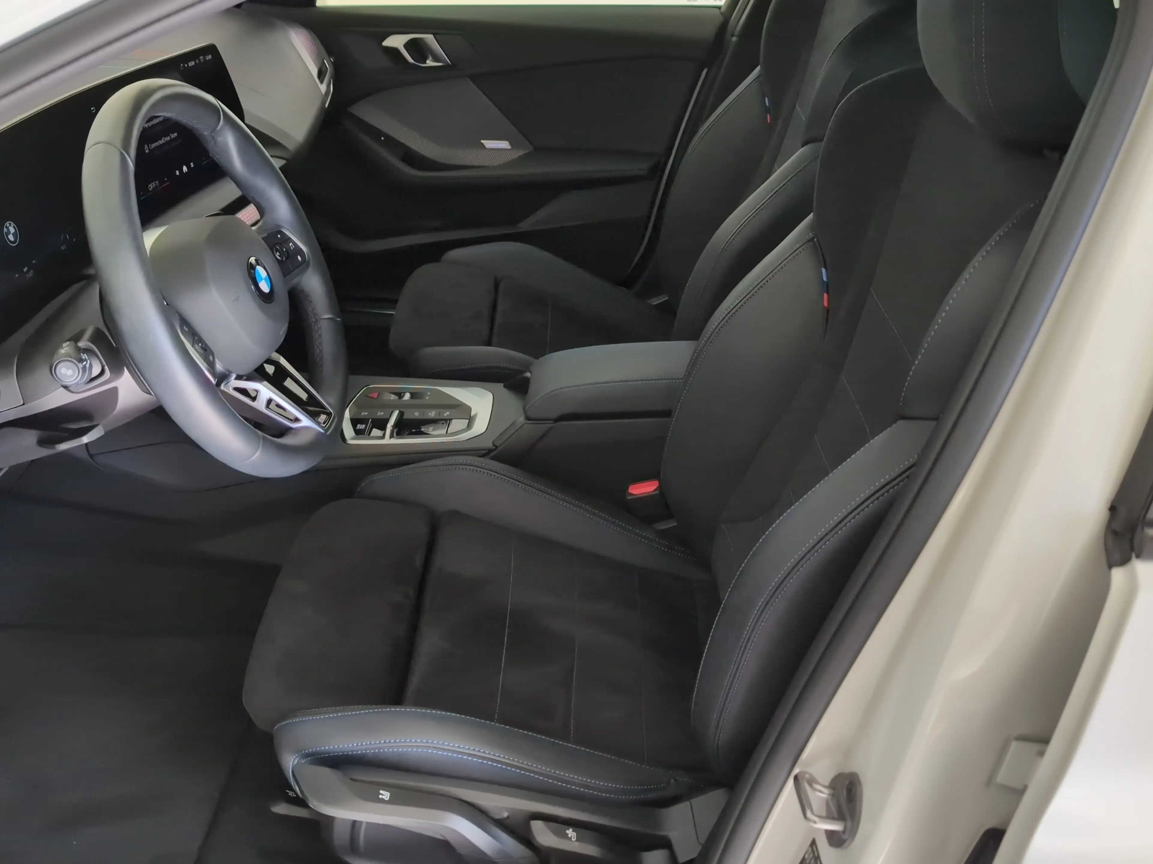 BMW 118 d Limousine M Sport Pro Navi/LED/AHK/RFK/ACC — photo 4
