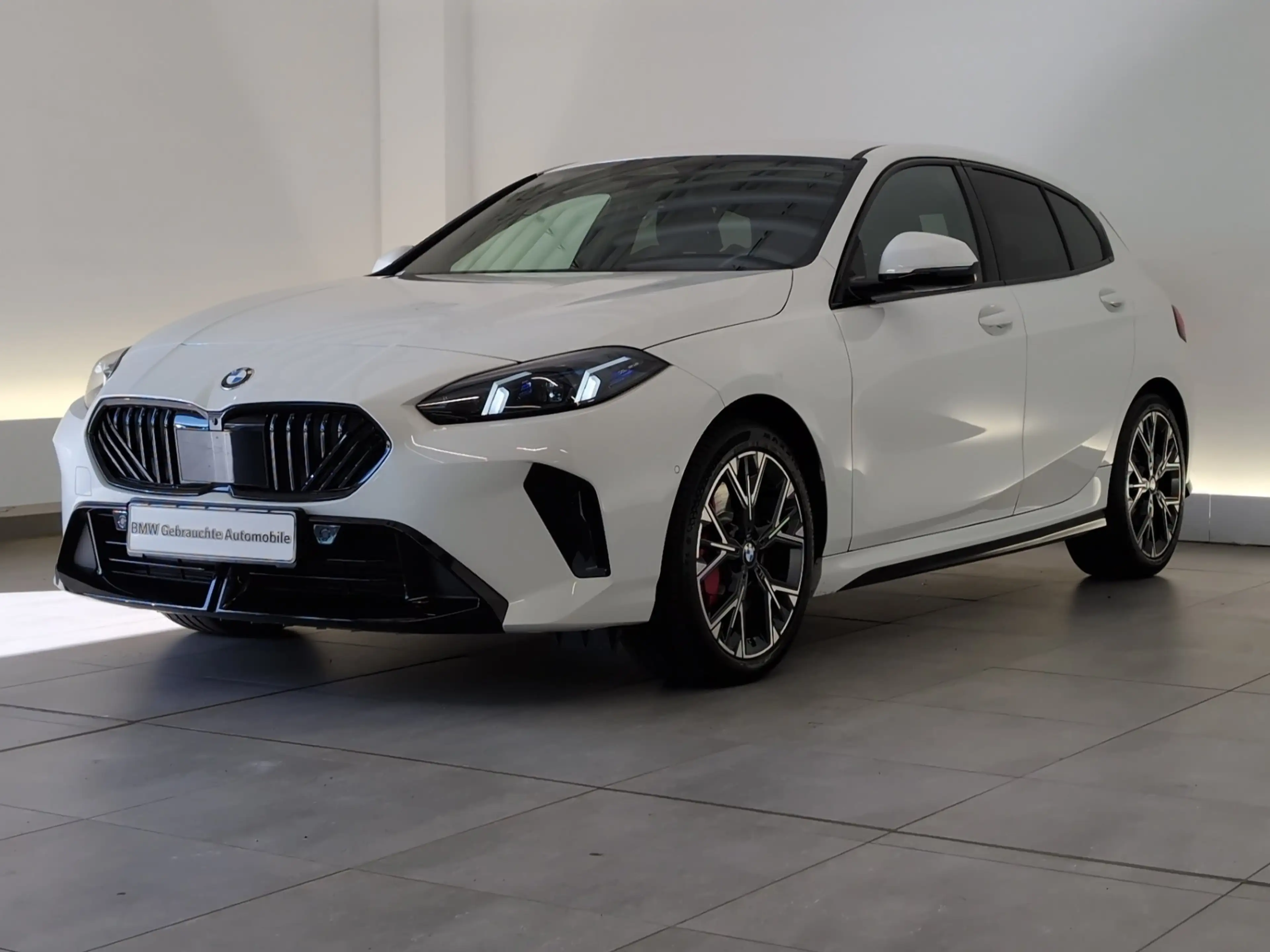 BMW 118 d Limousine M Sport Pro Navi/LED/AHK/RFK/ACC — photo 2