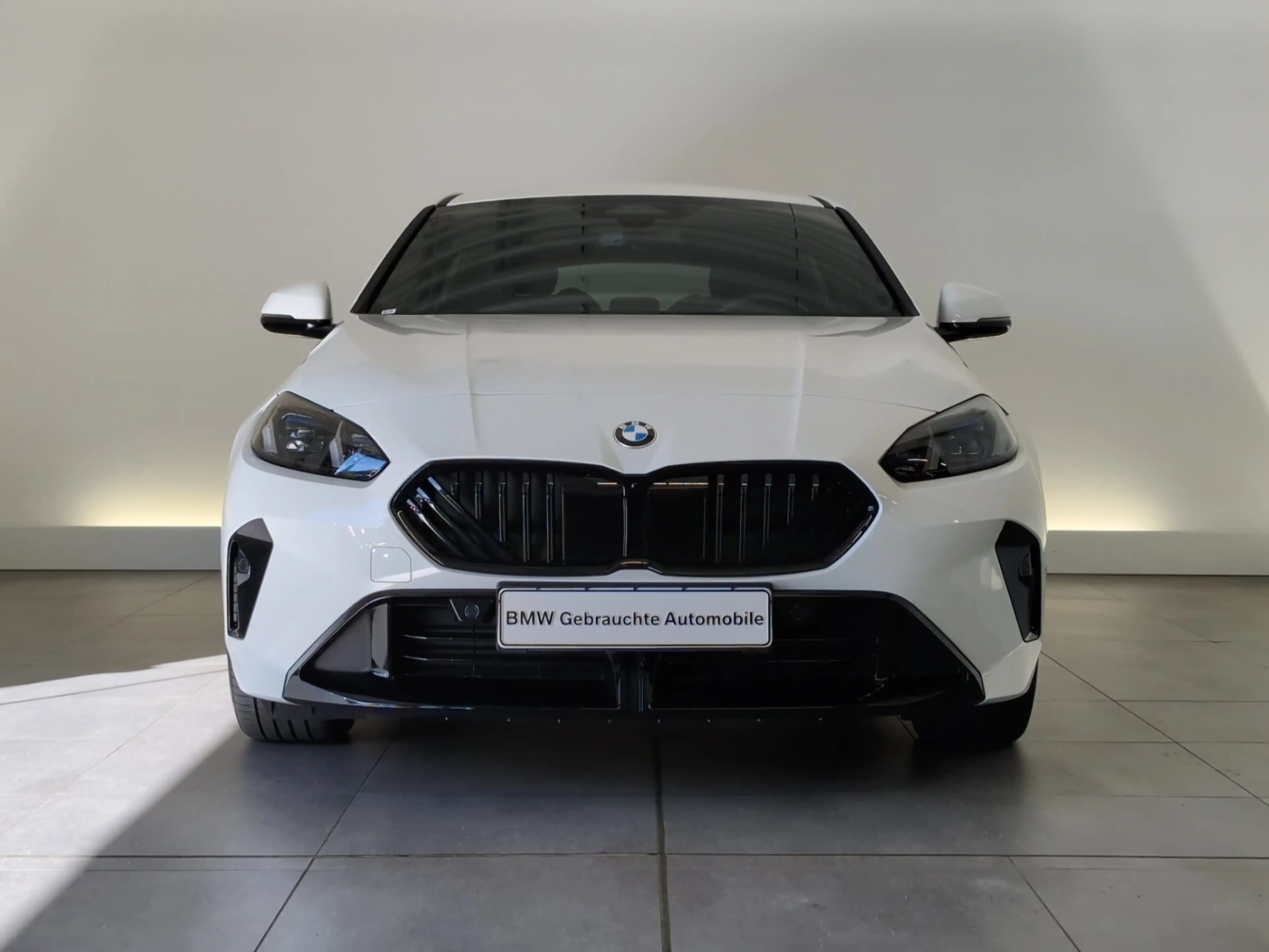 BMW 118 d Limousine M Sport Pro Navi/LED/AHK/RFK/ACC — photo 3