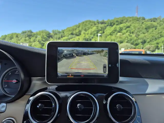 Mercedes-Benz GLC view 14