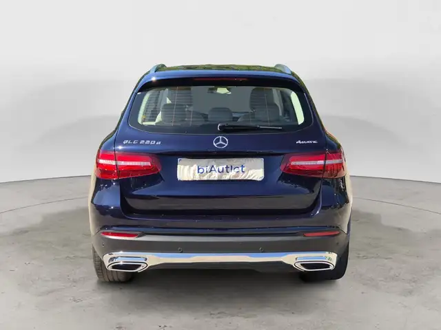 Mercedes-Benz GLC view 3