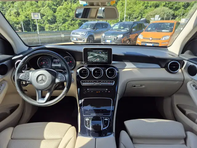 Mercedes-Benz GLC view 8