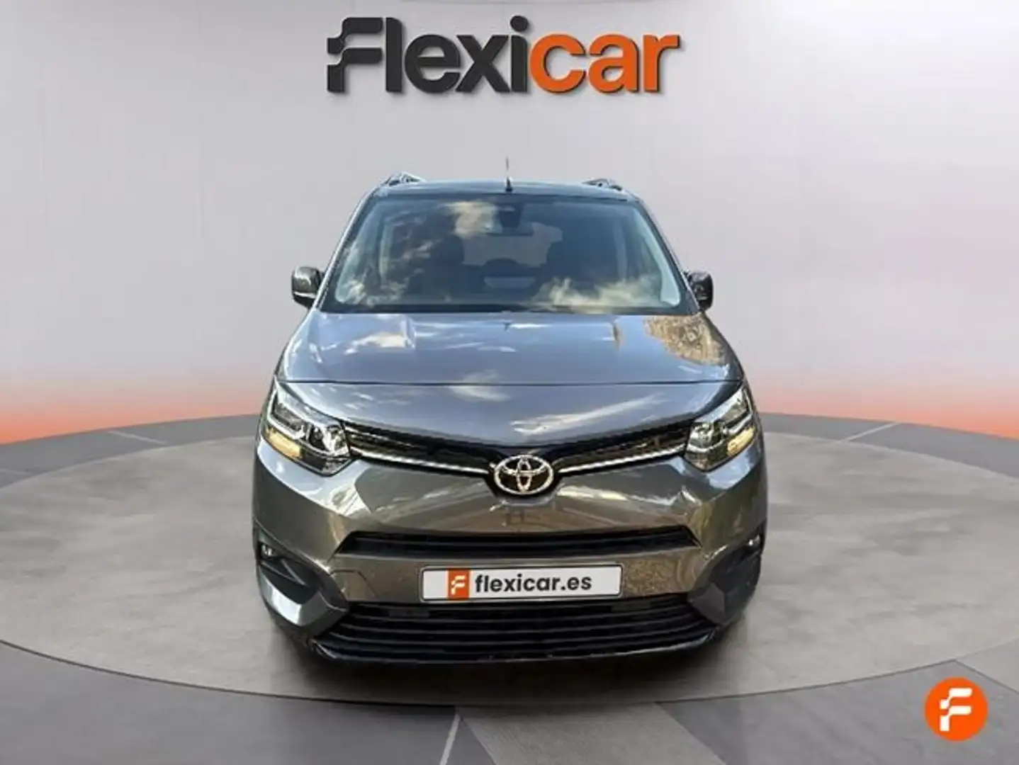 Toyota 1.2 96kW (130CV) Family Advance Auto L1 Gris - 2