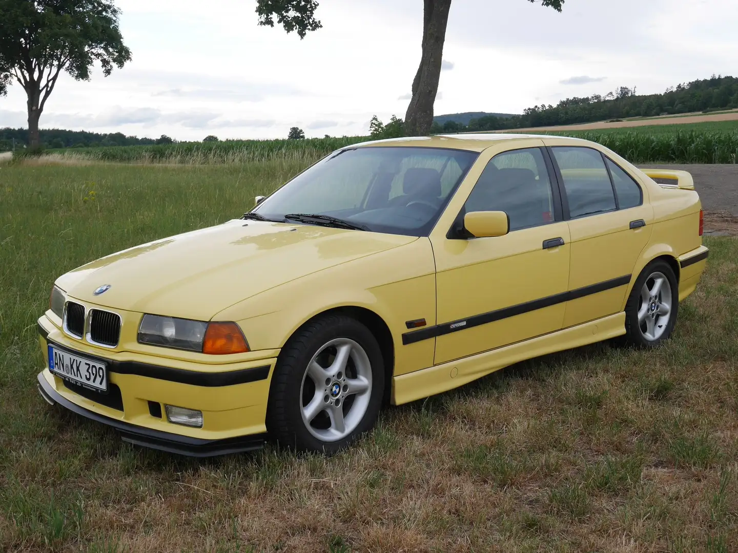 BMW 318 318is/4 Class II Żółty - 1