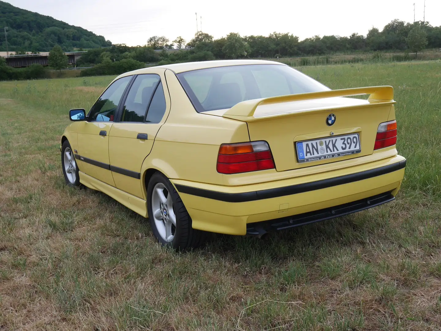 BMW 318 318is/4 Class II Żółty - 2
